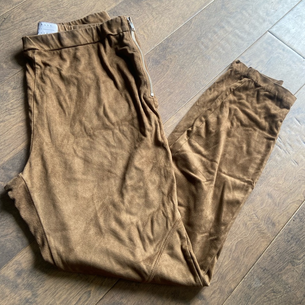 Kendall + Kylie leggings size M